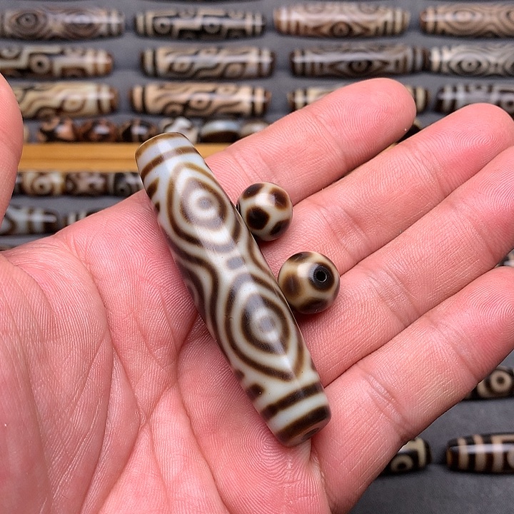 玛瑙/玉髓颈饰未镶嵌南*