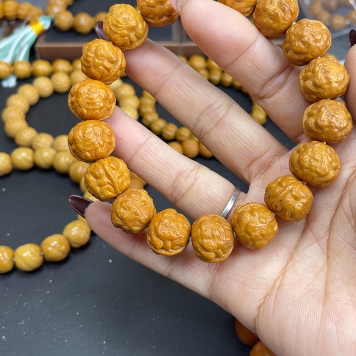 王***子猴头核桃吊坠精品