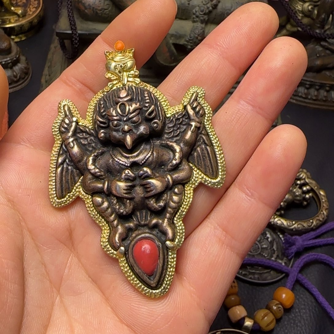 请***么泥塑藏传牌子……藏传牌子