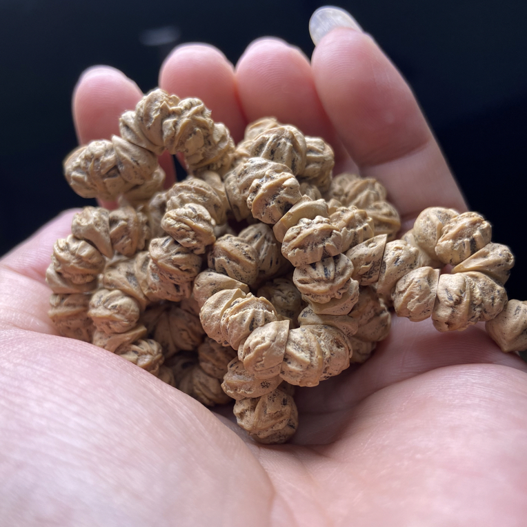 黄油皮白芽口横打大肠热振百香籽皮质细腻纹路个性盘玩快