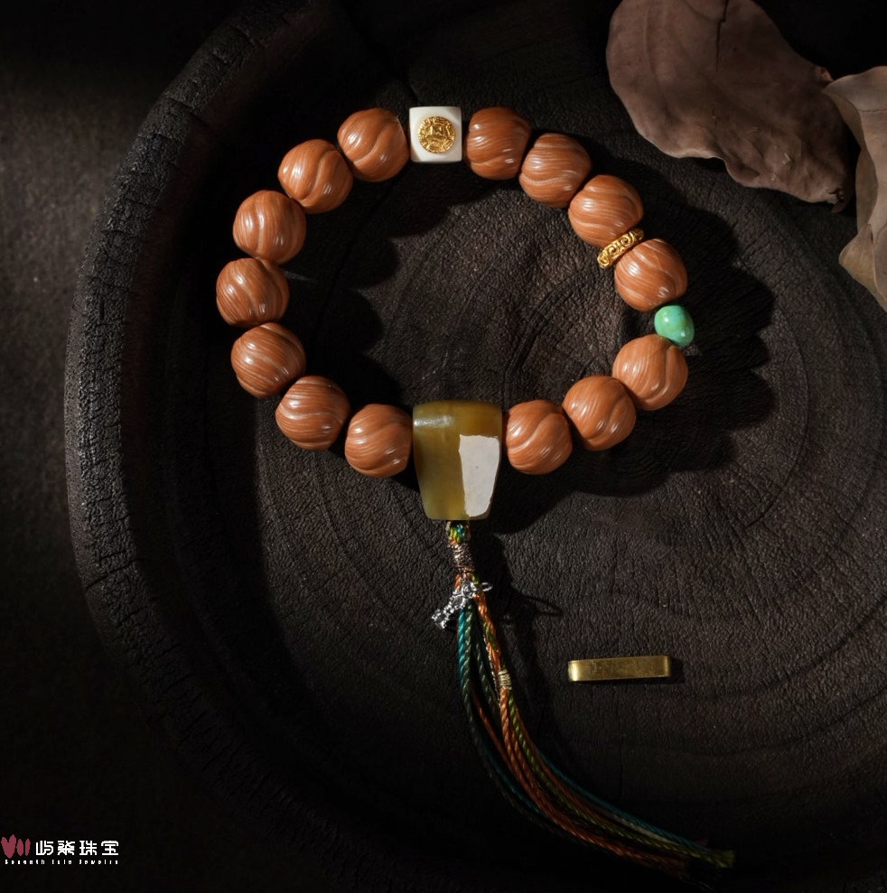 F212 和田玉银925镶嵌 金色银跑环糖料三通流苏手串10mm 防跑