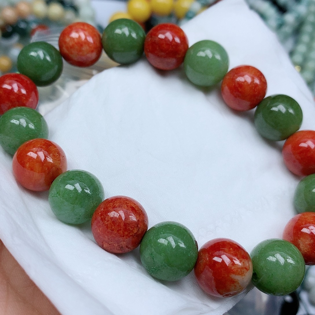 翡翠颈饰未镶嵌手串