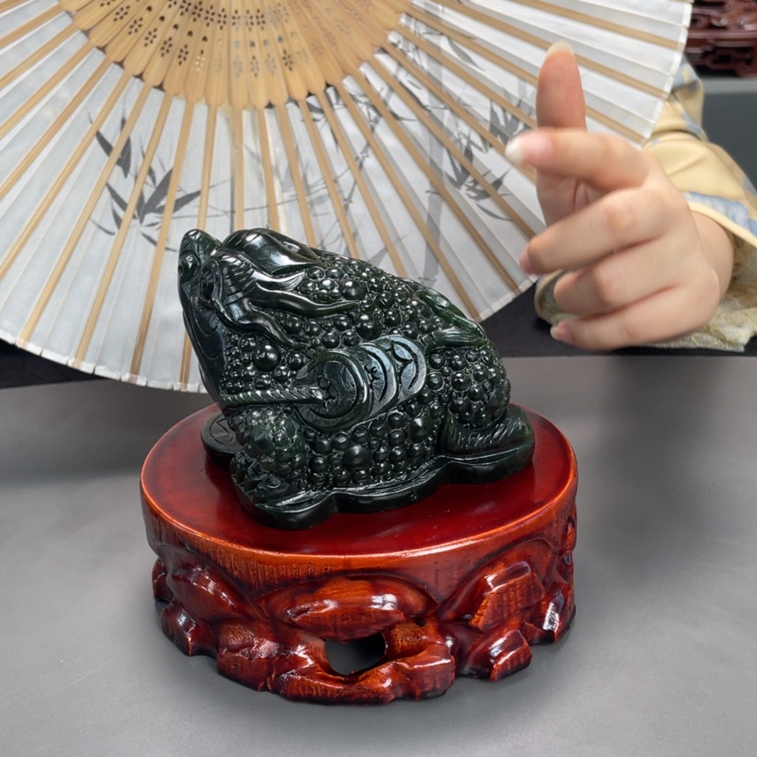 未镶嵌和田玉摆件