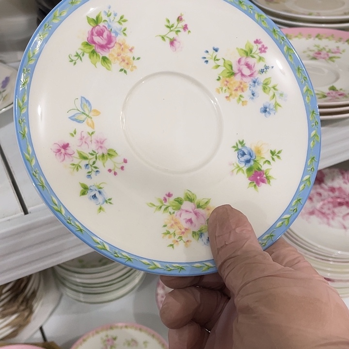 睡***王瓷片高骨瓷17厘米小碟4个