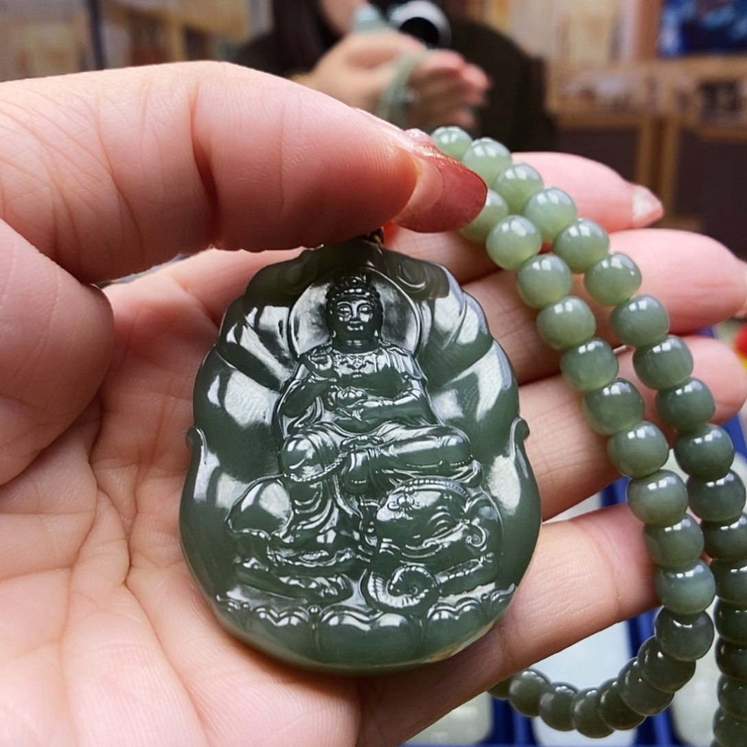 和田玉颈饰未镶嵌优***蛮