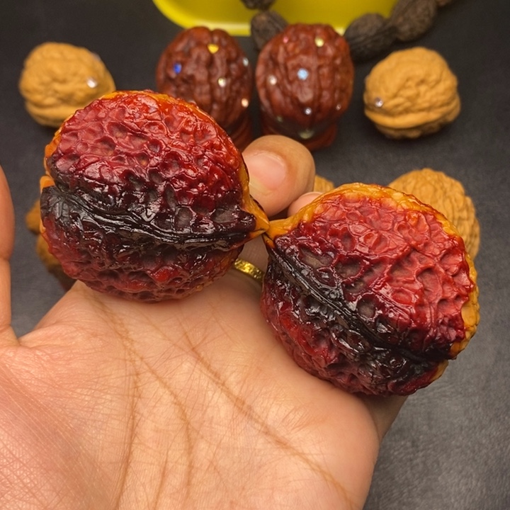 文玩核桃吊坠47尺蟾祖74克多