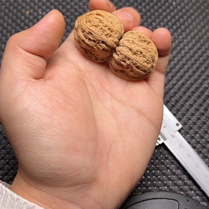 文玩核桃吊坠唐三角