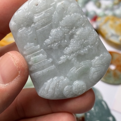 翡翠颈饰未镶嵌翡翠