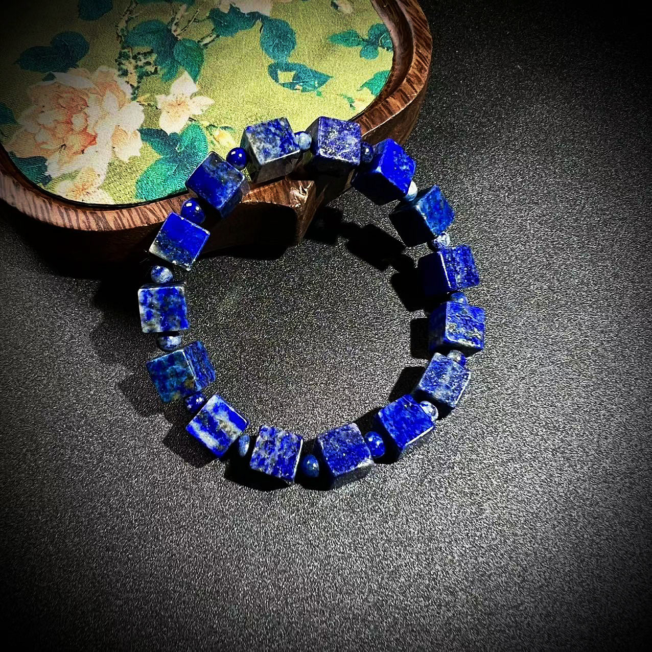 店铺S4292【貝勒爺】青金石/油画版/方糖/手串【多样性发其一】