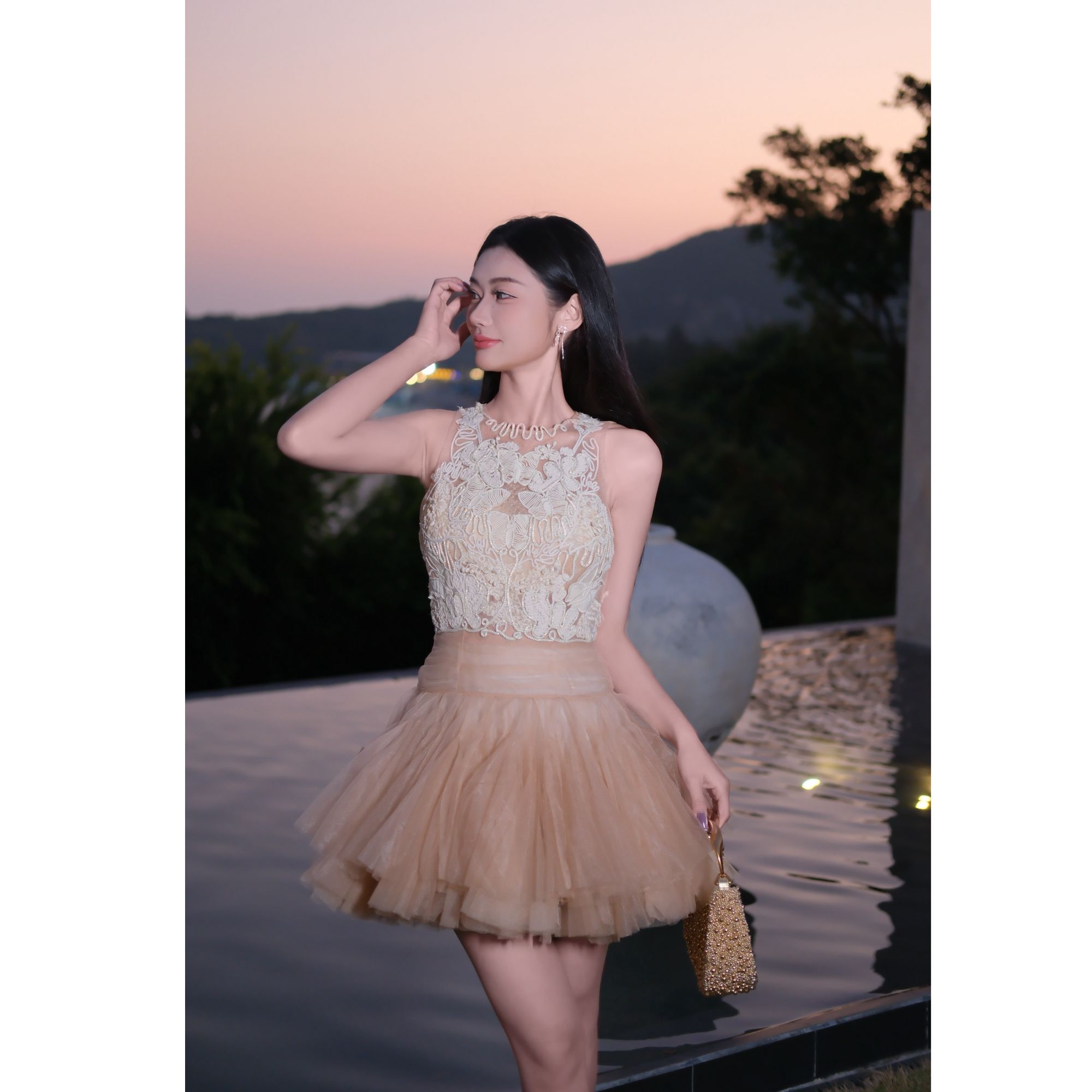 【子纯】春季新款法式复古浮雕镂空上衣套装裙 SY8009