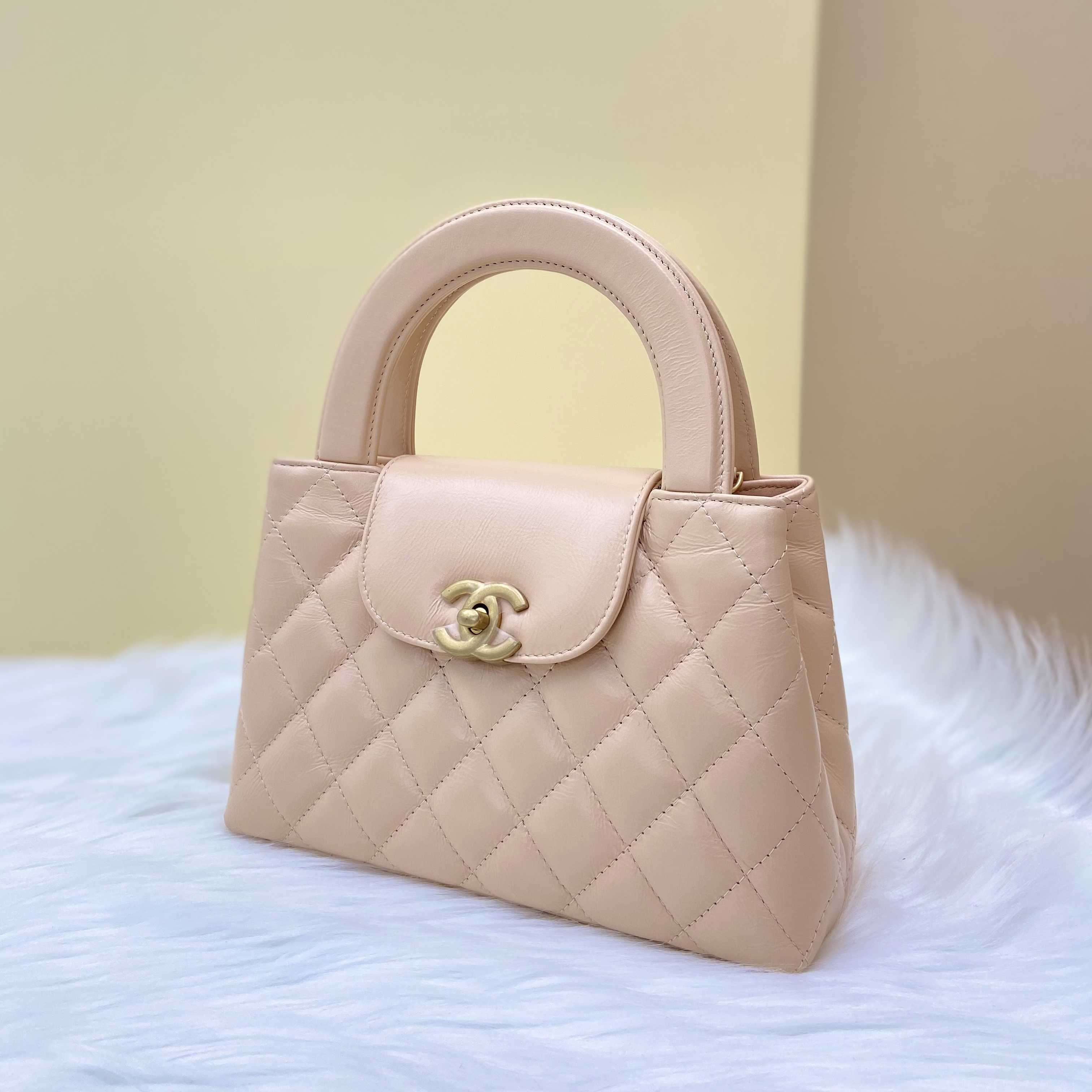 未使用 Chanel/香奈儿 全新 kelly 25C 褶皱牛皮 奶茶金扣 手提包