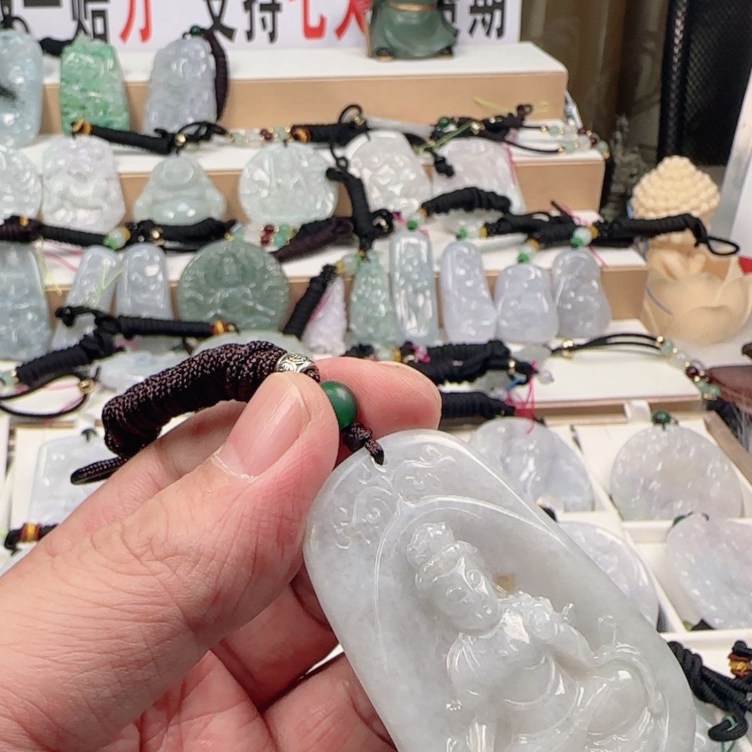 翡翠颈饰未镶嵌0950挂件