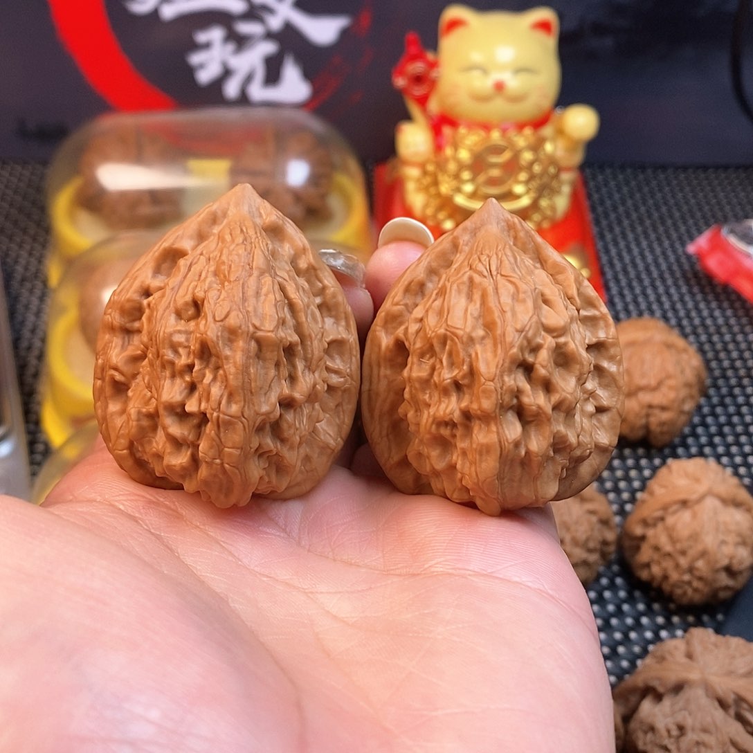 文玩核桃吊坠39尺大红袍全品