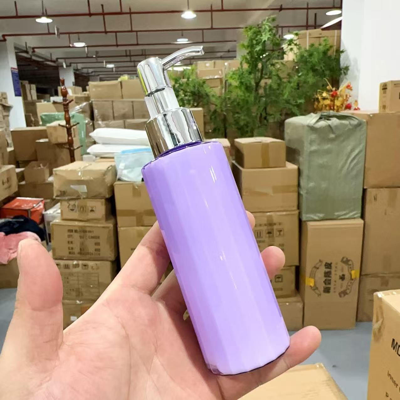 新款美白滋润护手霜  [发一]