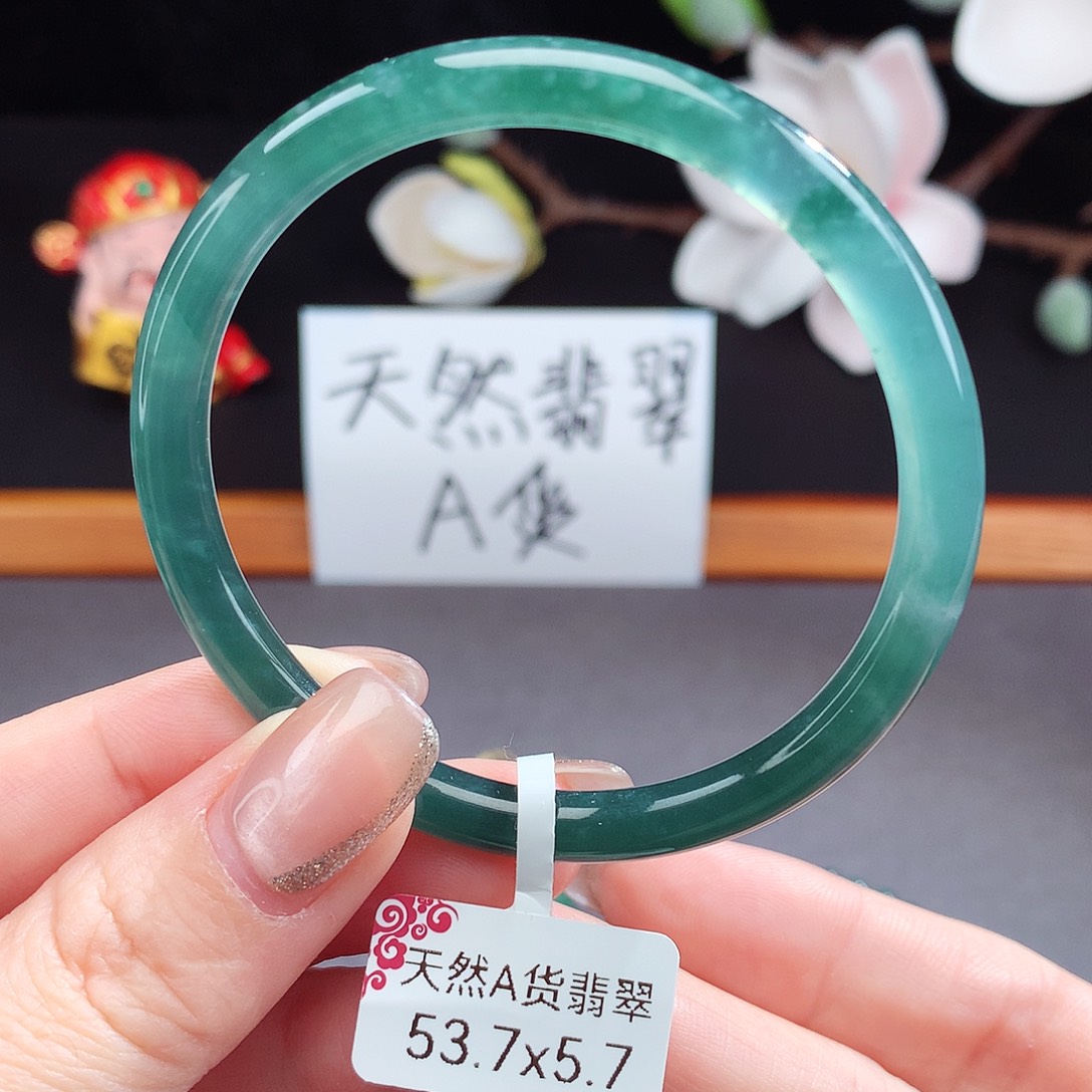翡翠手镯（圆镯）未镶嵌