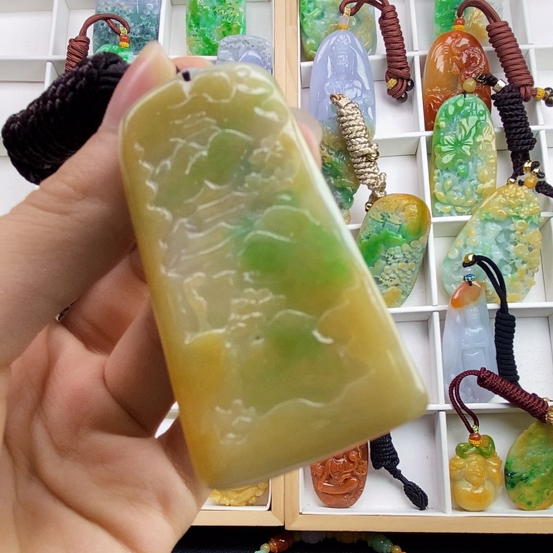 颈饰未镶嵌翡翠自**动翡翠