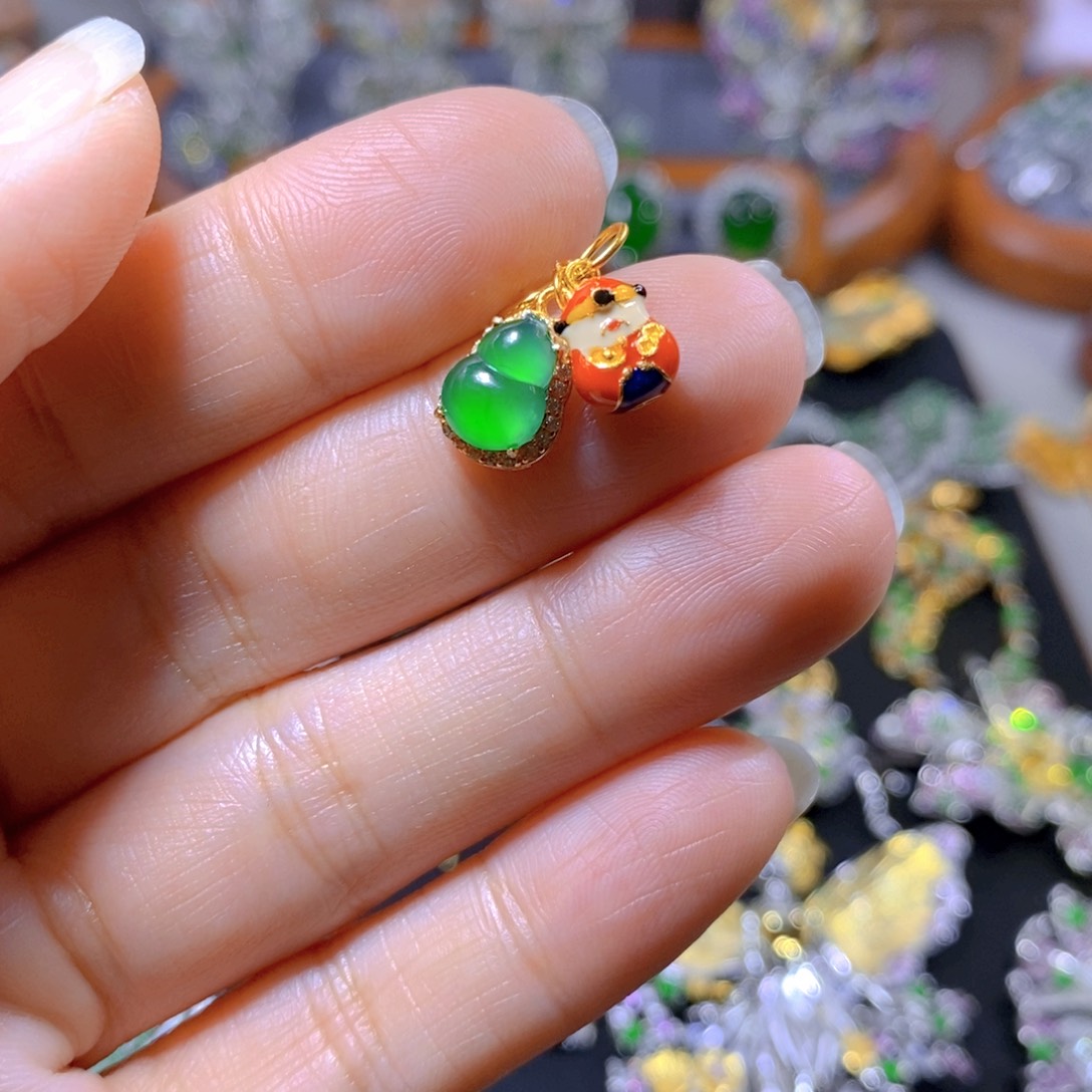 翡翠颈饰银S925镶嵌天然翡翠