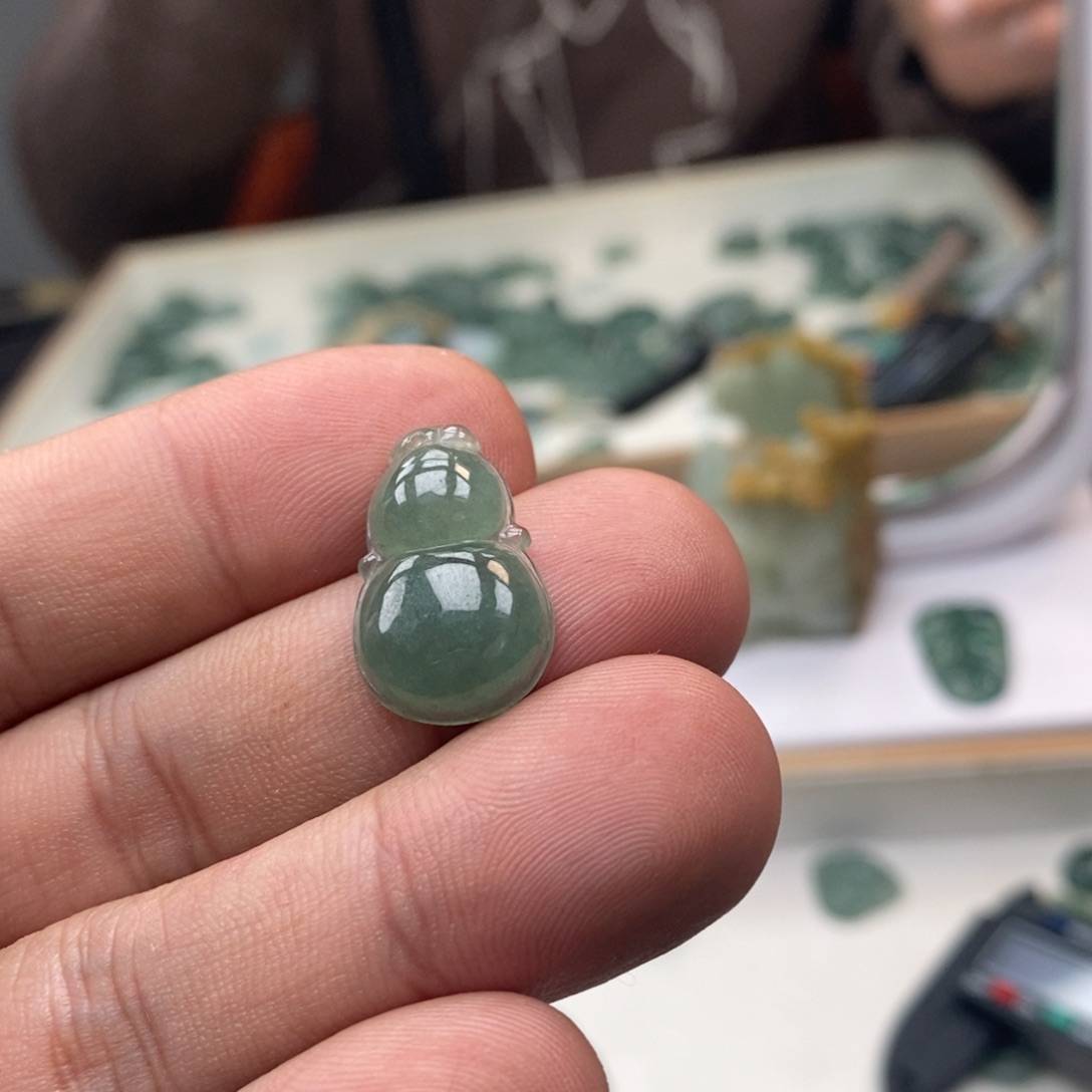 翡翠未镶嵌手链天然a货翡翠70