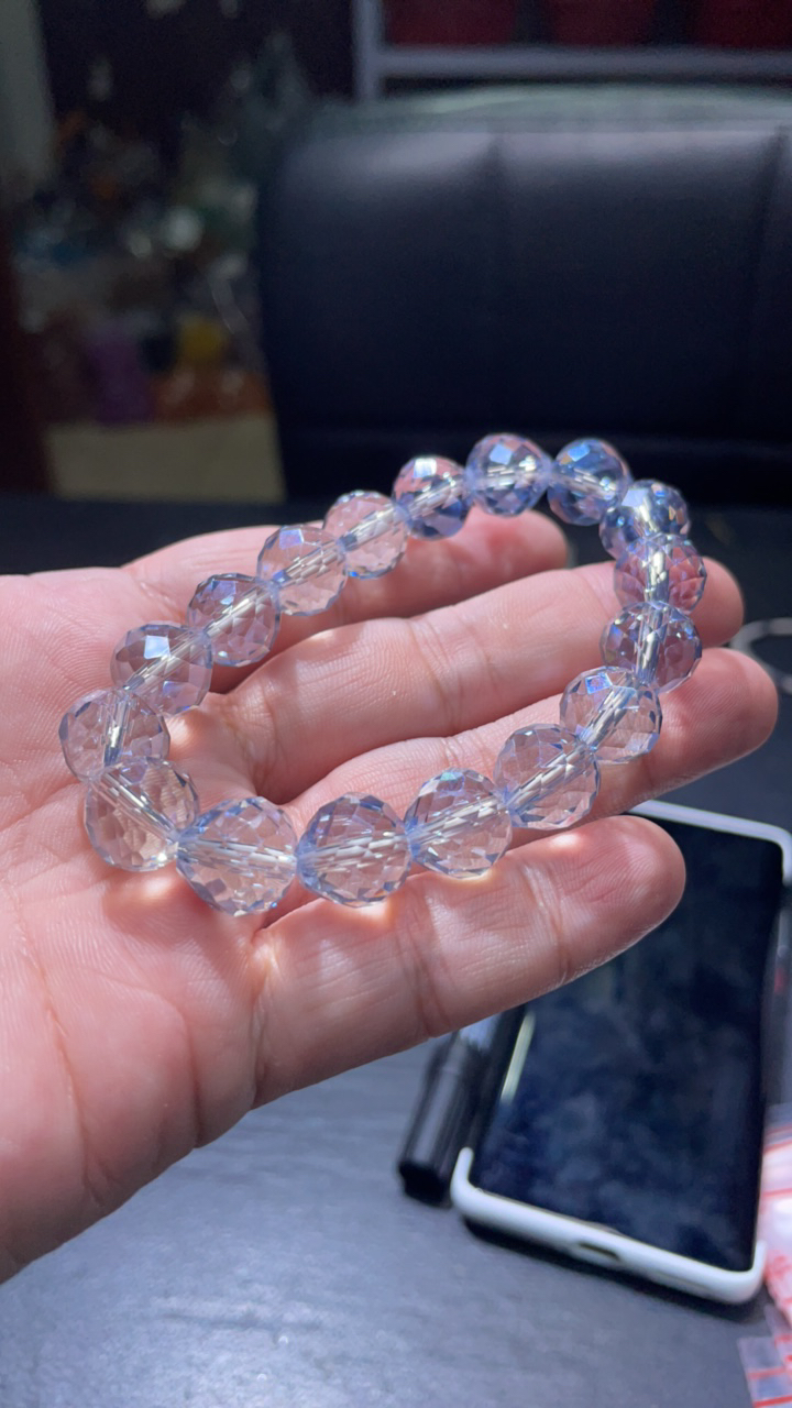 D 887 12 灰银月光多面切割锥型手串