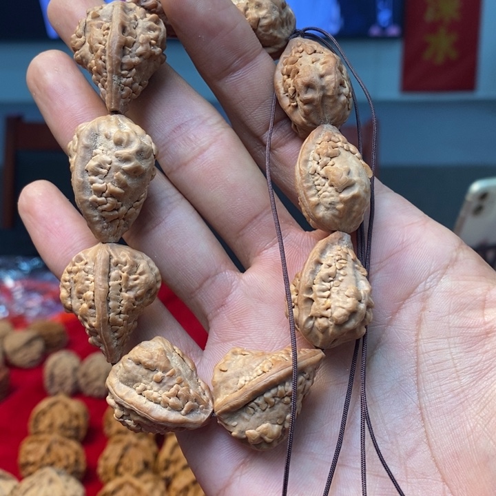 吊坠文玩核桃文玩核桃麒麟叫手串～大