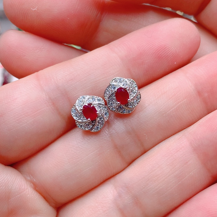 耳钉银S925镶嵌红宝石
