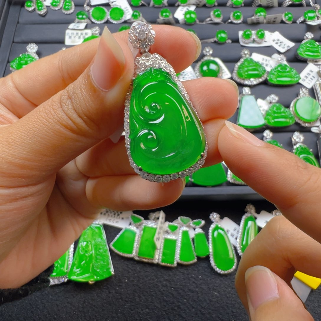 翡翠银S925镶嵌颈饰