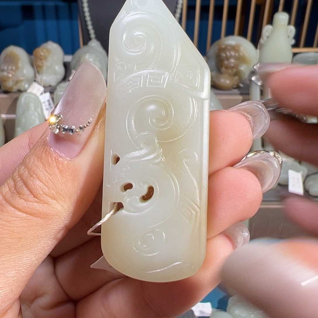 和田玉（糖玉）未镶嵌颈饰
