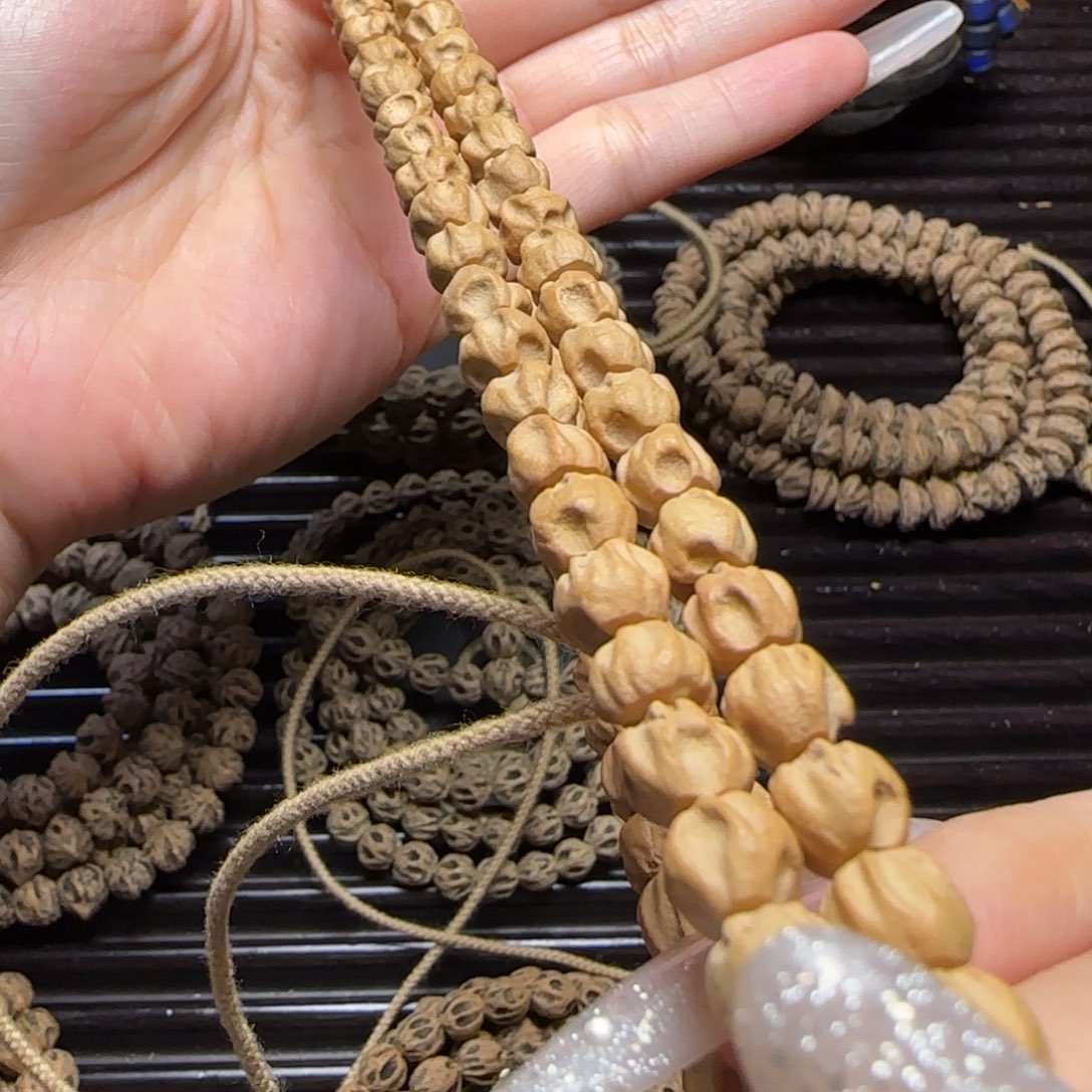 用***9吊坠柏香籽/百香籽