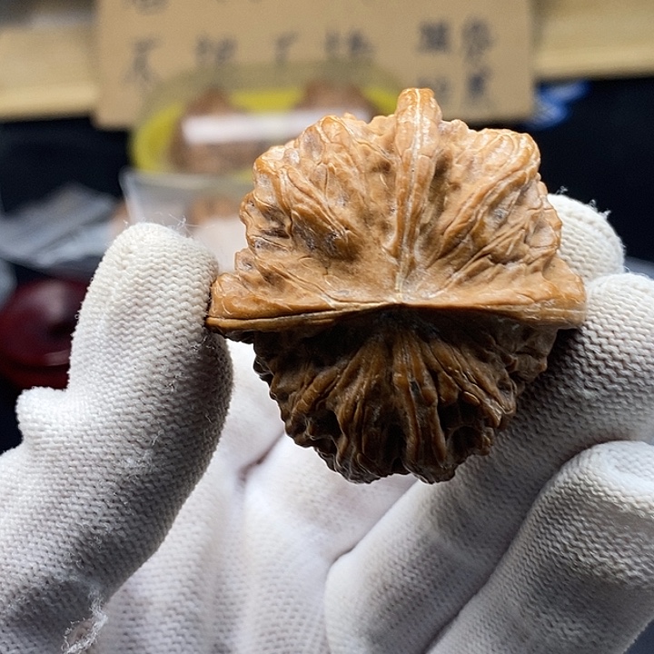 闲***三文玩核桃吊坠瑕疵不退不换