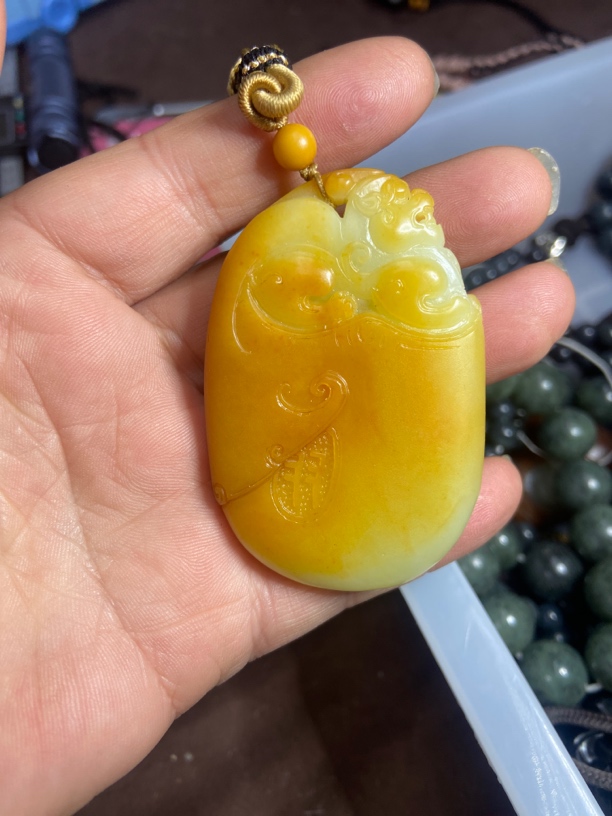 和田玉 吊坠 府上有龙