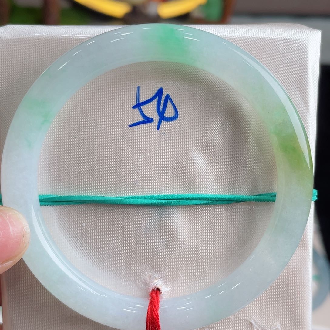 翡翠未镶嵌手镯缅甸翡翠手镯5