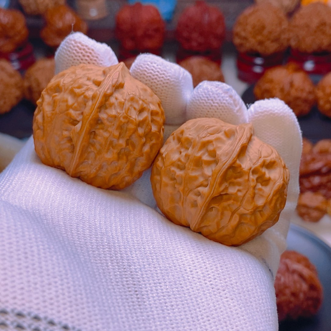 文玩核桃吊坠37 黄松峪元宝