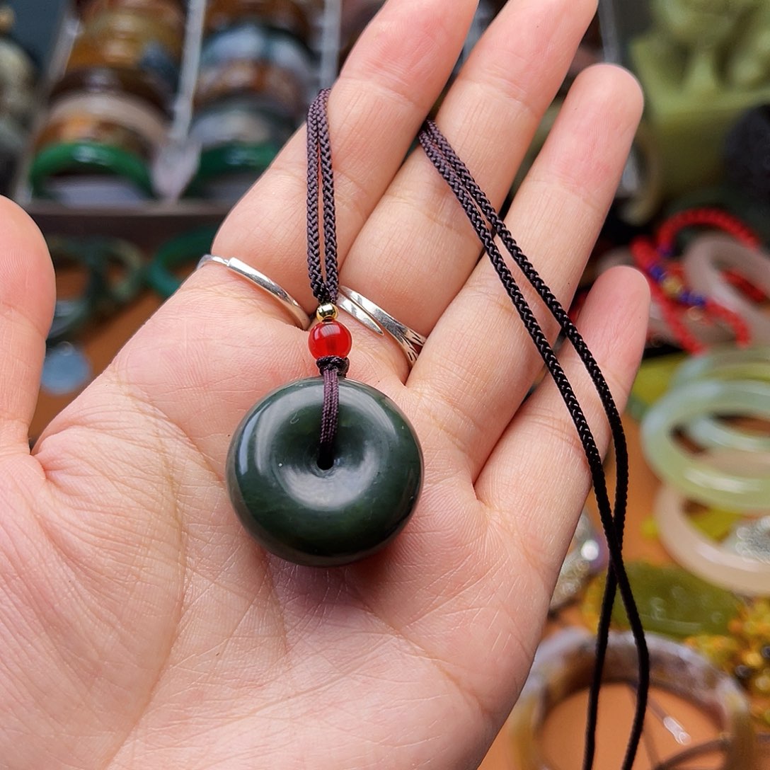 和田玉（糖玉）颈饰未镶嵌