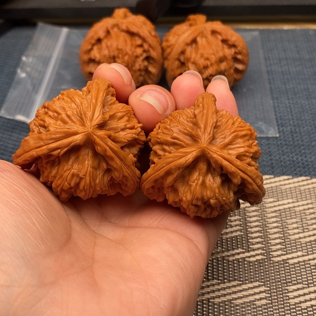 相***你文玩核桃吊坠三棱