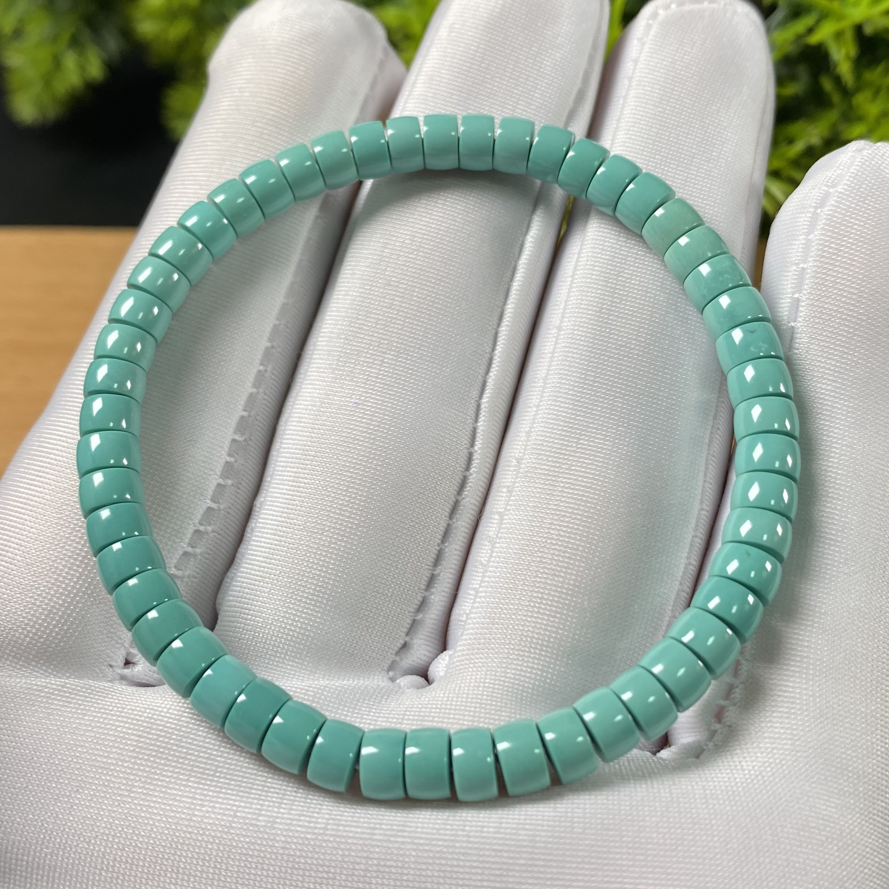 原矿绿松石玉化料直切手串 直径5.2mm，重8.5g，圈围16cm