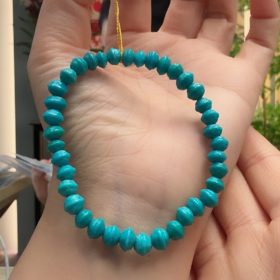 绿松石未镶嵌颈饰