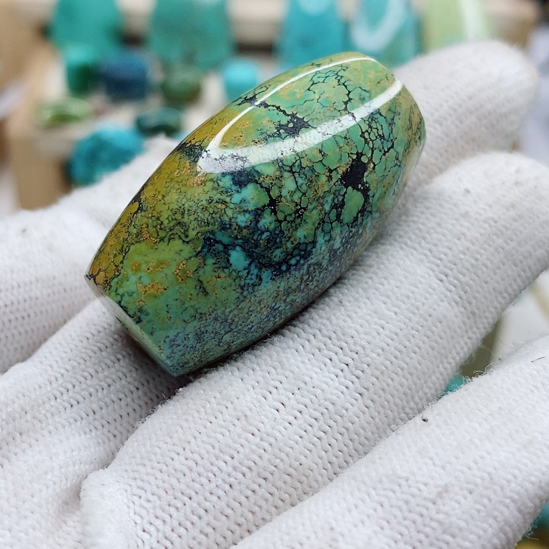 绿松石颈饰未镶嵌