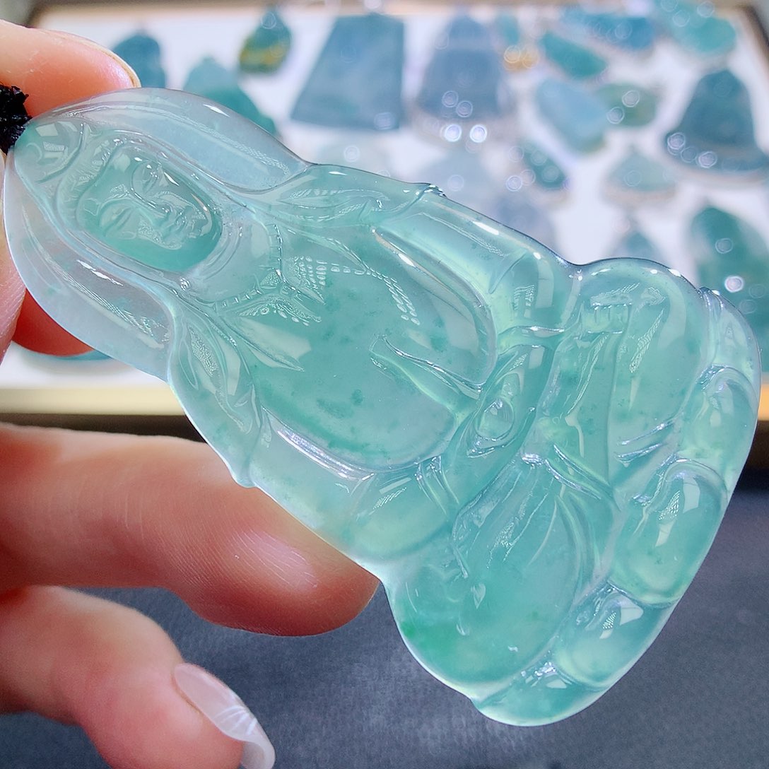 翡翠颈饰未镶嵌翡翠