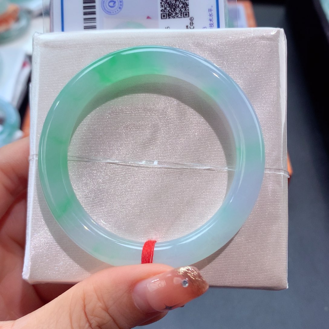 翡翠手镯未镶嵌11号甜绿