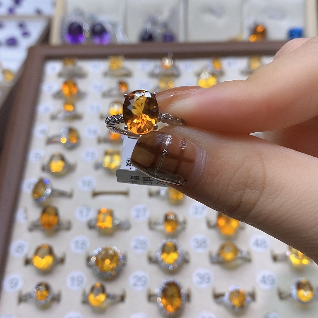 皓****戒指银S925镶嵌水晶纯天然黄水晶戒指J