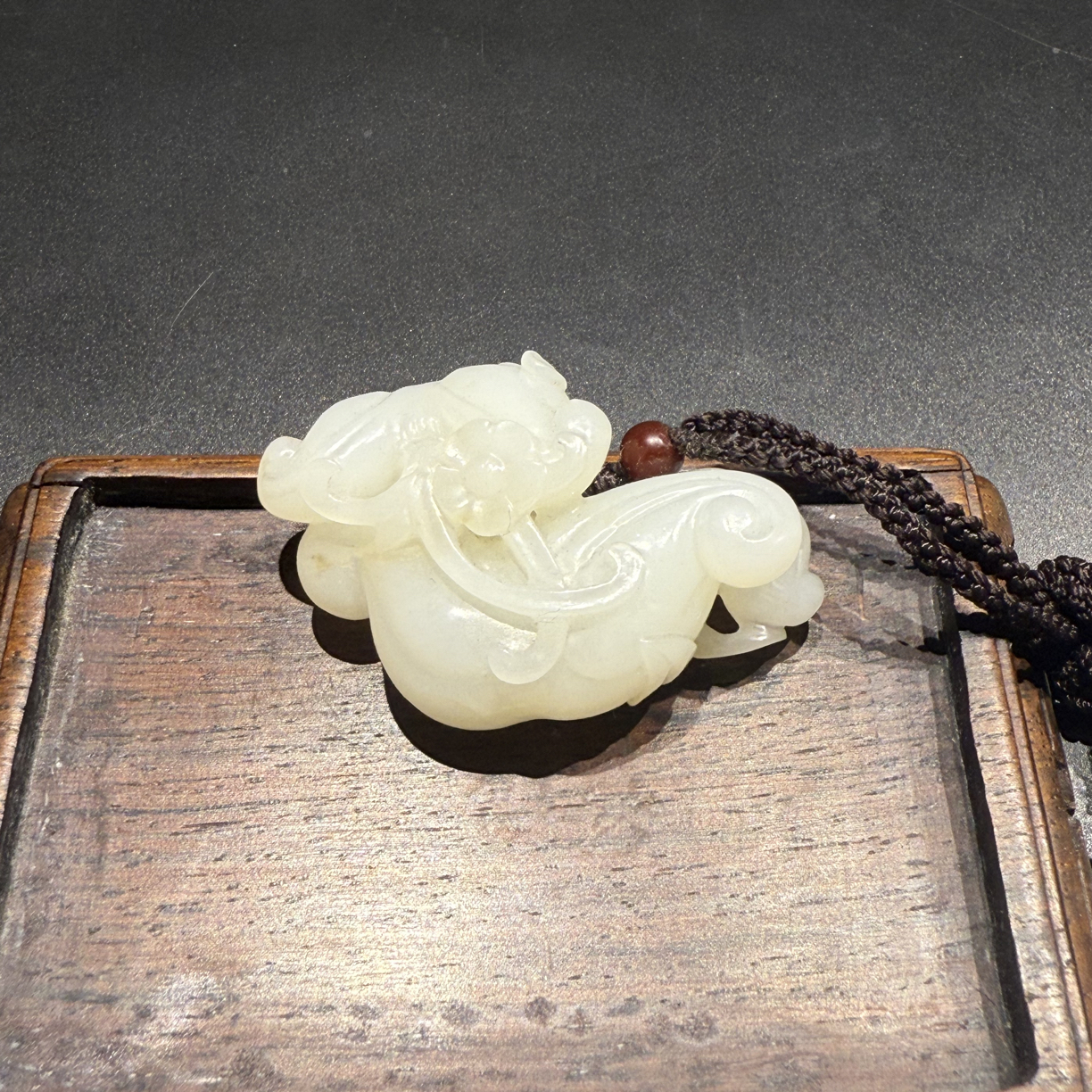 小清家菱角玉佩 造型少见 玉质白度润度细度油性都特别好 羊脂白