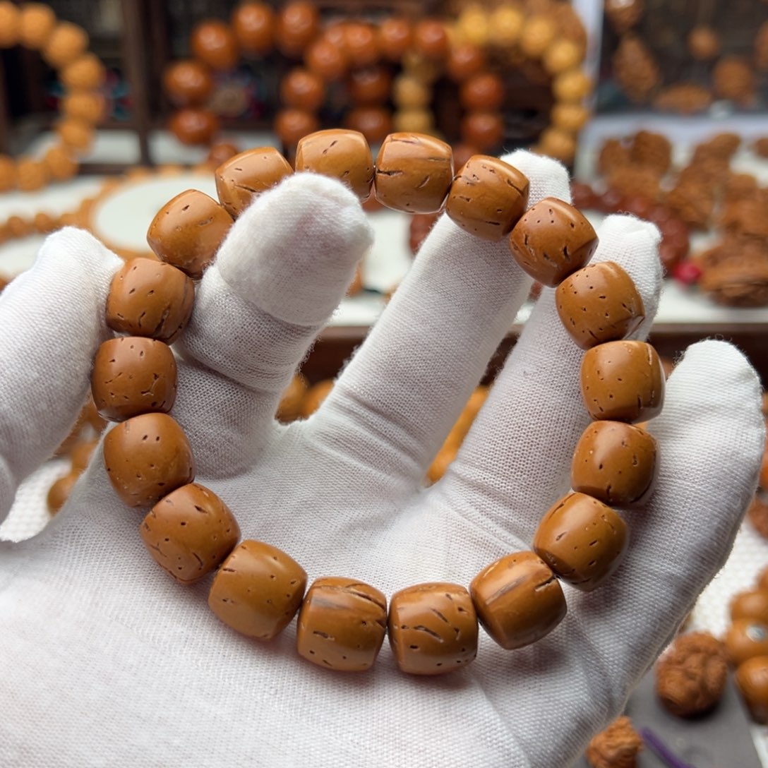 用***7桃木桃核直切手串制作工艺品