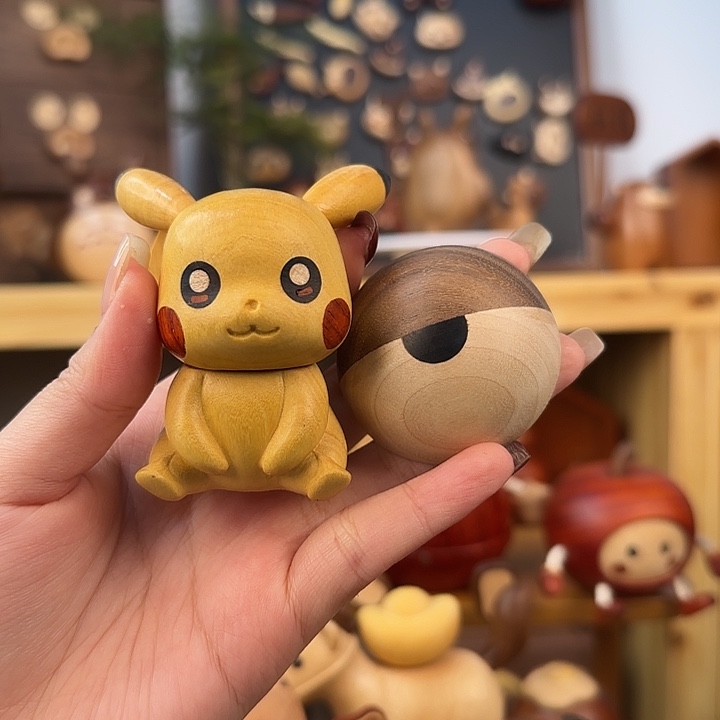 金丝檀皮卡丘精灵球