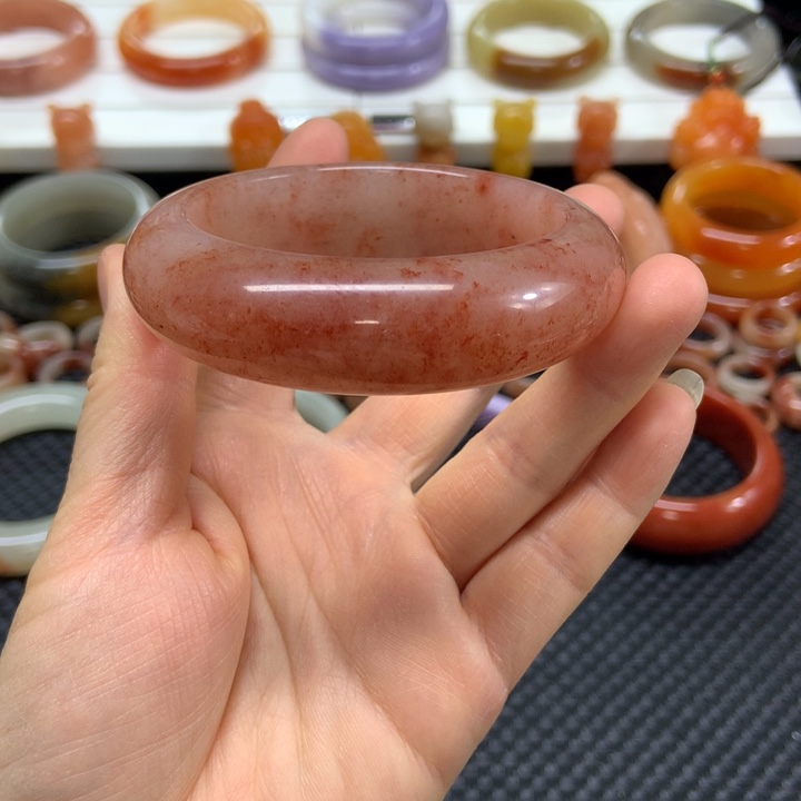 石英质玉未镶嵌手镯