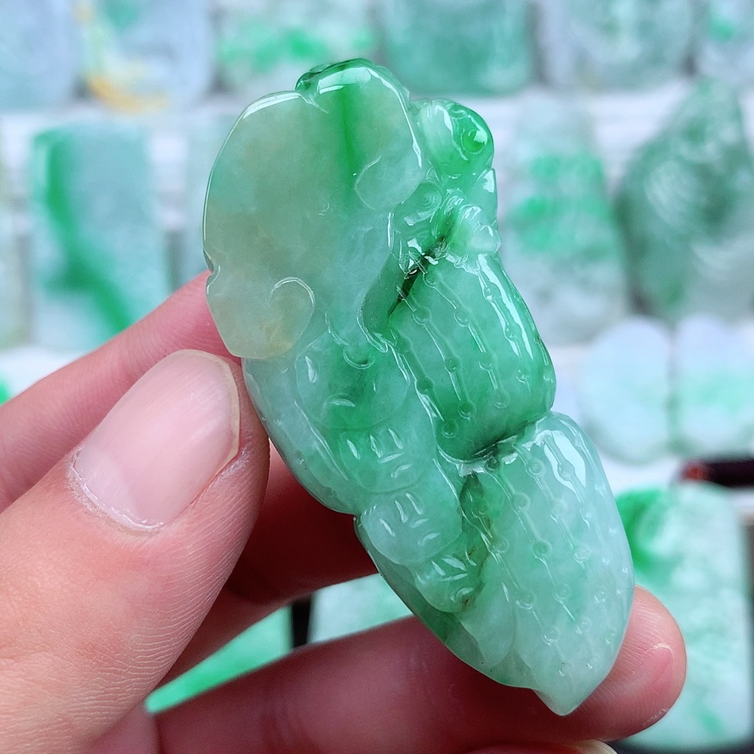 翡翠未镶嵌颈饰翡翠吊坠