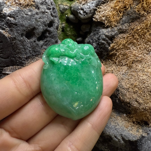 天然缅甸A货翡翠寿桃