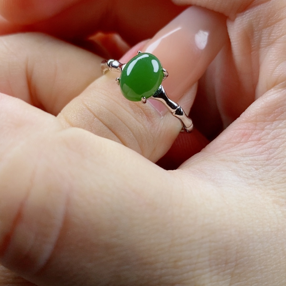 未镶嵌戒指和田玉