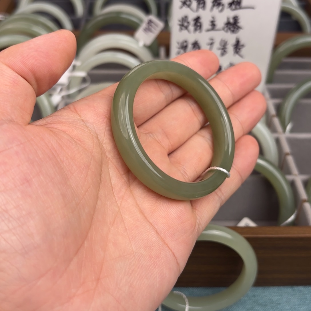 未镶嵌手镯和田玉51.6圈口 19号