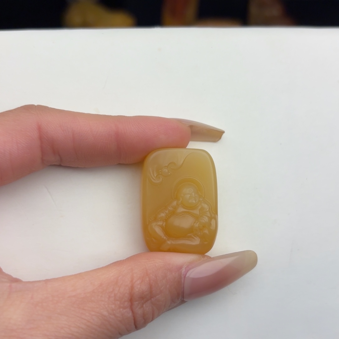 周***琴石英质玉未镶嵌黄蜡石挂件