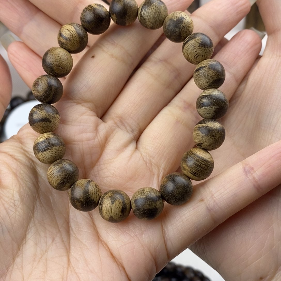 沉香手串A****型达拉干沉香